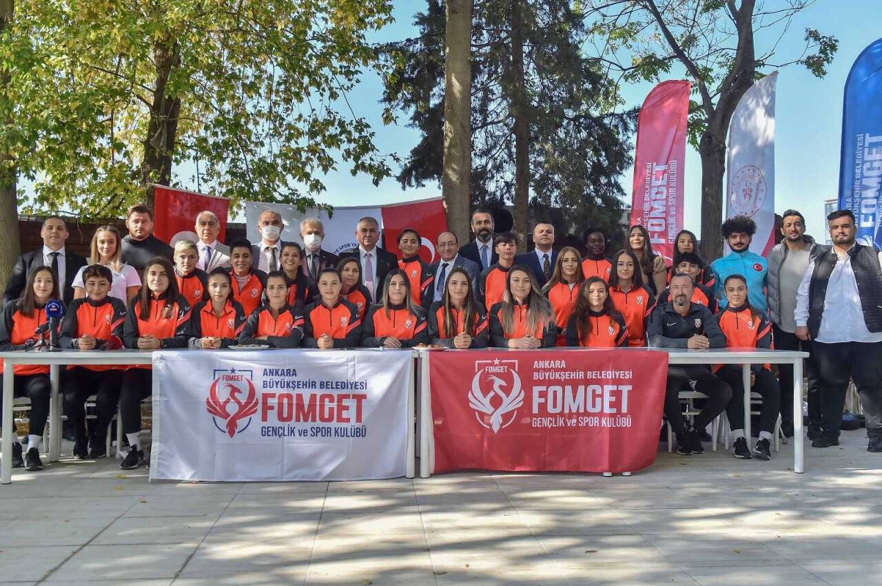 FOMGET Kadın Futbol Takımı yeni sezona hazır