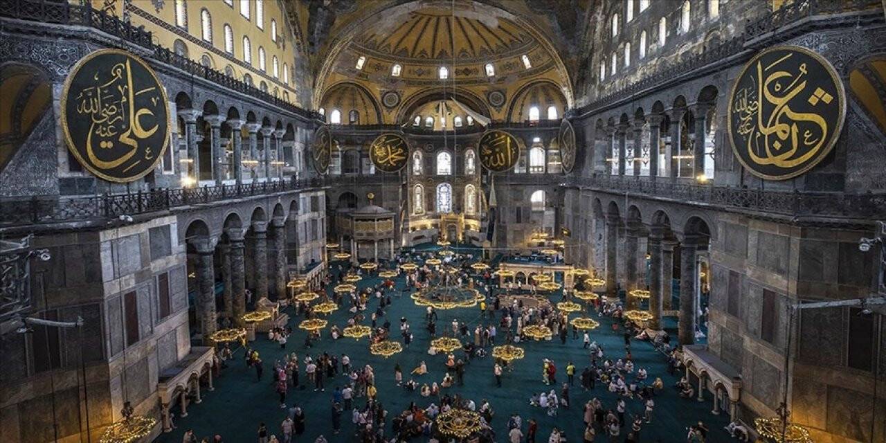 Ayasofya-i Kebir Camii'ni 3,5 milyonun üzerinde kişi ziyaret etti