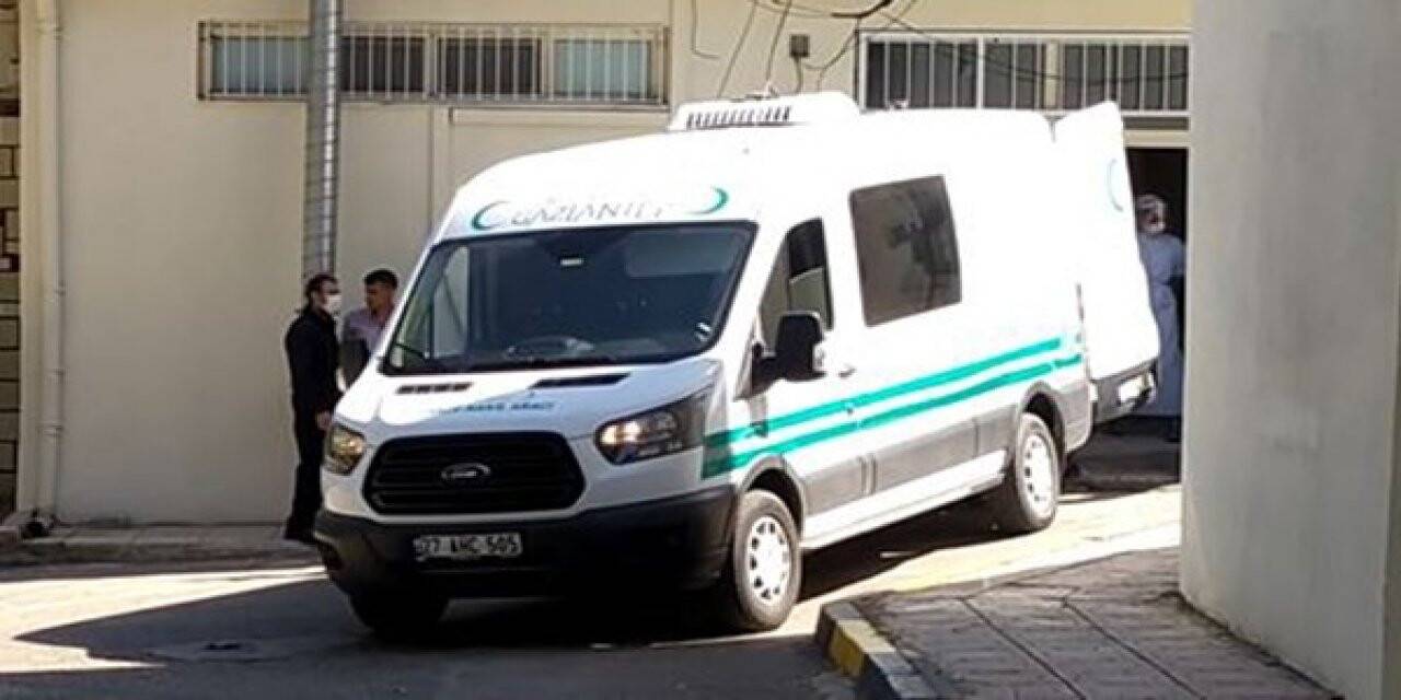 Önce bıçaklandı, sonra kafasına taşla vurularak öldürüldü