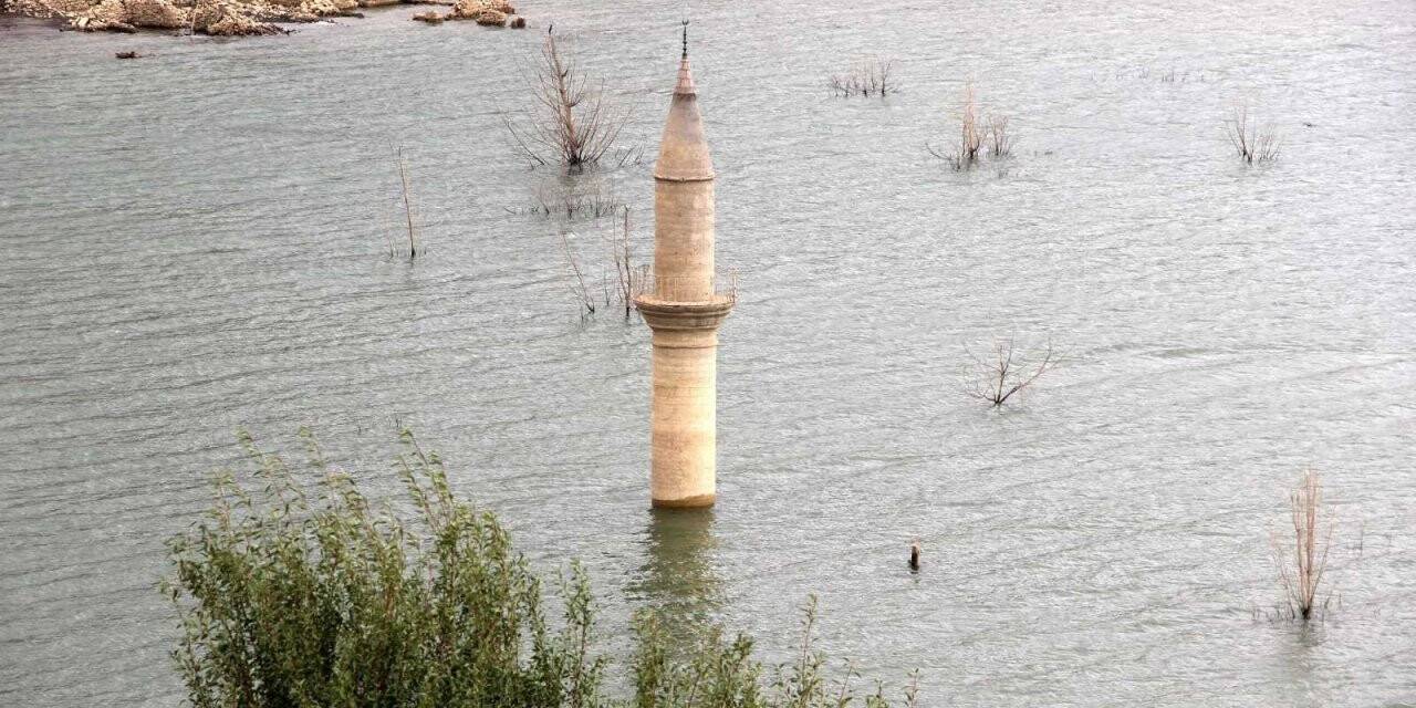 Bu minare adeta kuraklık ölçer oldu