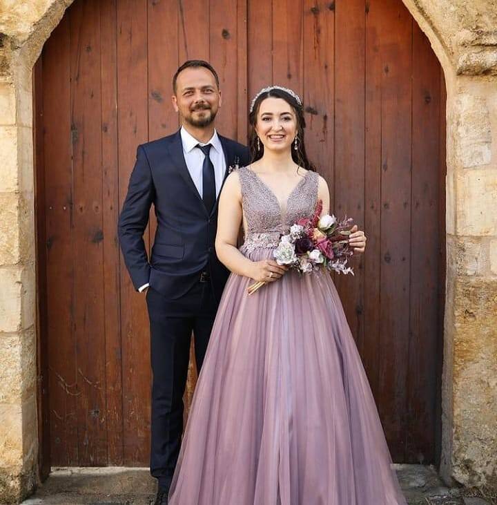 Düğünde nişanlı çift maganda kurşunuyla yaralandı