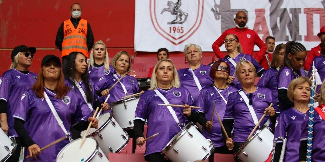 Kadın bandocular ilk kez Samsunspor için çaldı