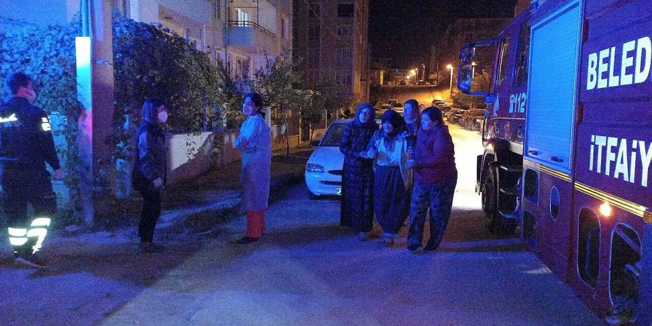 Yangın merdiveninin kilitli olduğu binada can pazarı