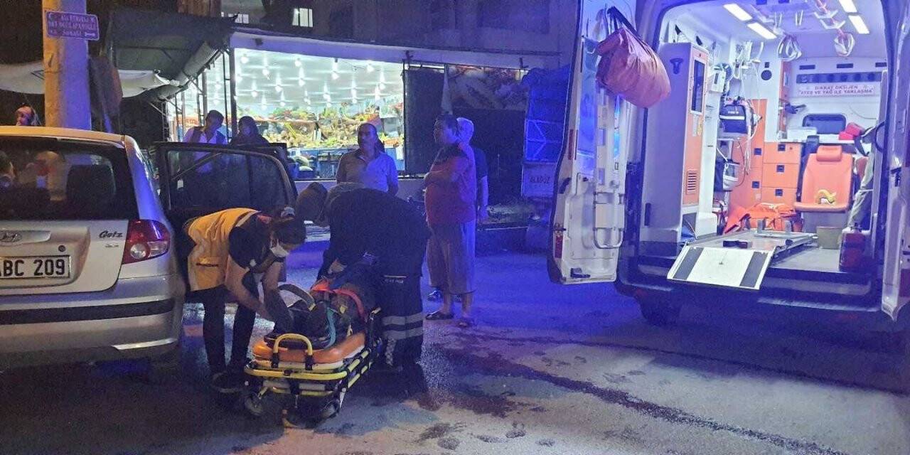 Kazada savrulan otomobil aydınlatma direğine çarptı: 3 yaralı
