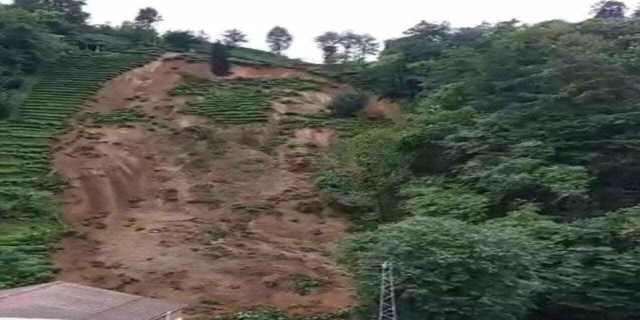 Rize’de şiddetli yağış heyelanlara neden oldu