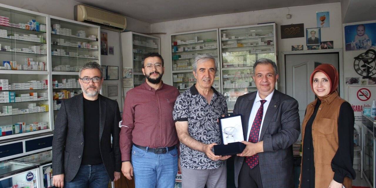 Duayen Eczacılar ödüllendirildi