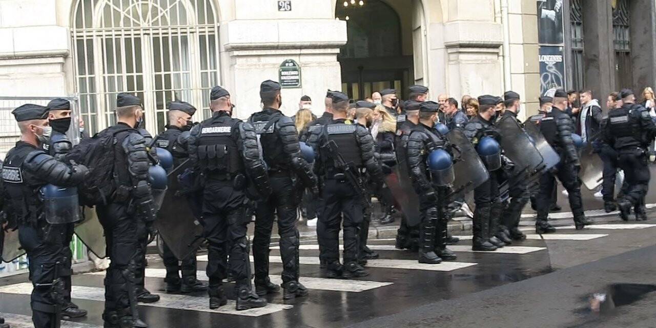 Fransa’da yaklaşık 200 şehirde hükümet karşıtı protesto