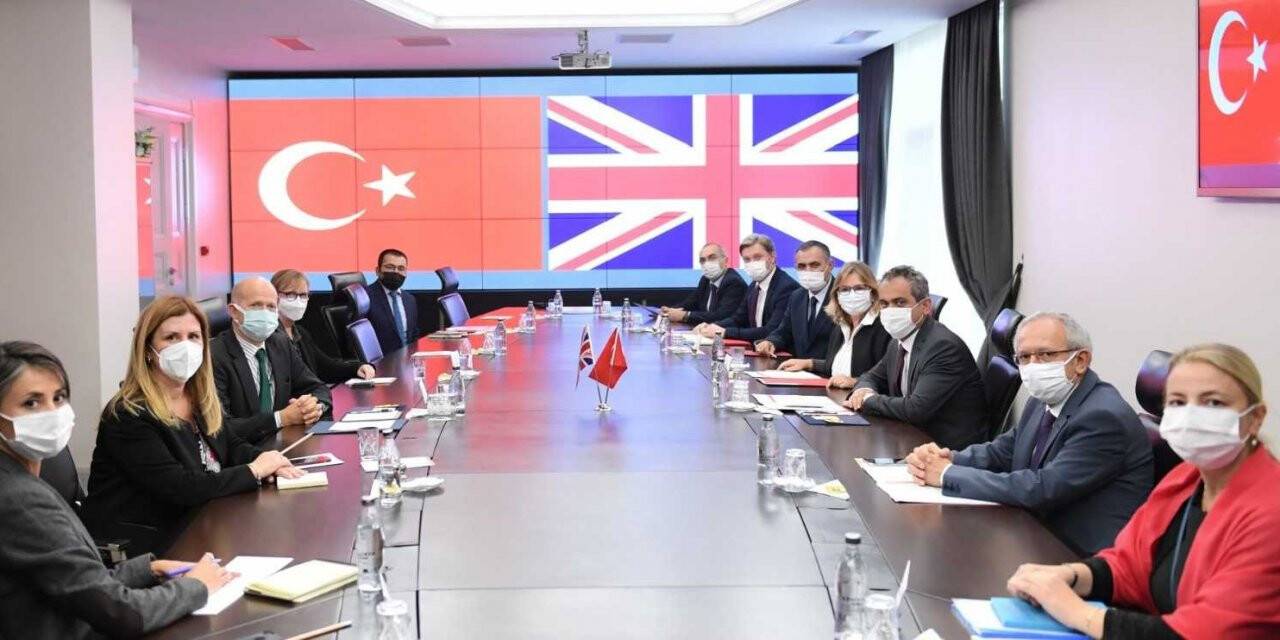 Bakan Özer, İngiltere Büyükelçisi Chilcott’u kabul etti