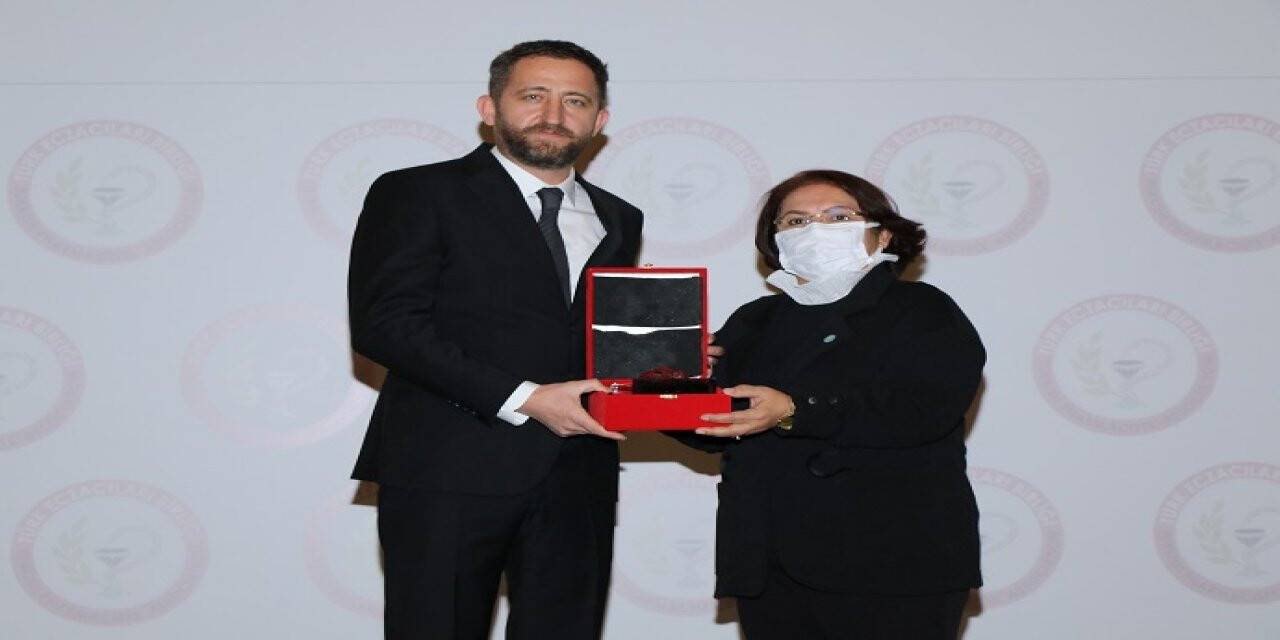 Konyalı Eczacıya ödül