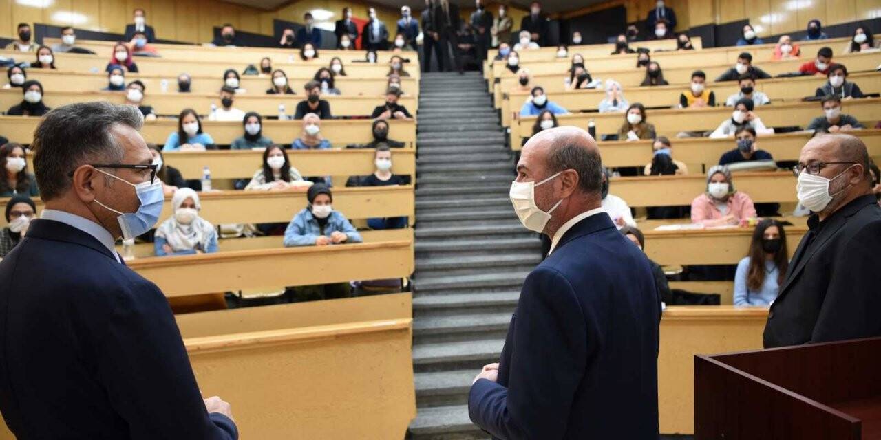 Başkan Pekyatırmacı SÜ’de derse katıldı