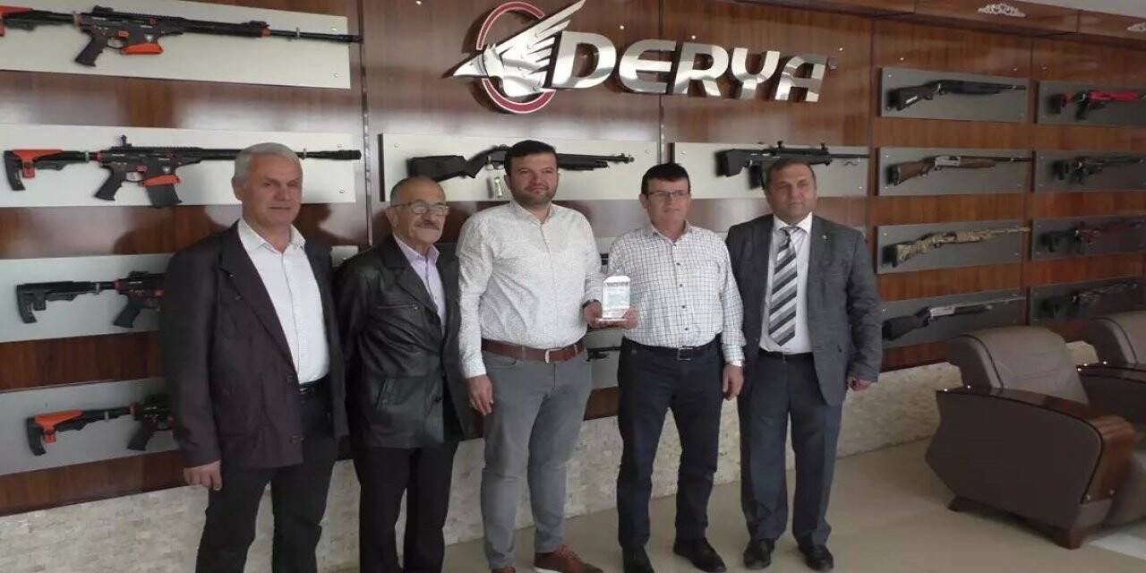 Beyşehir'de ihracatta ilk bine giren firmaya plaket verildi