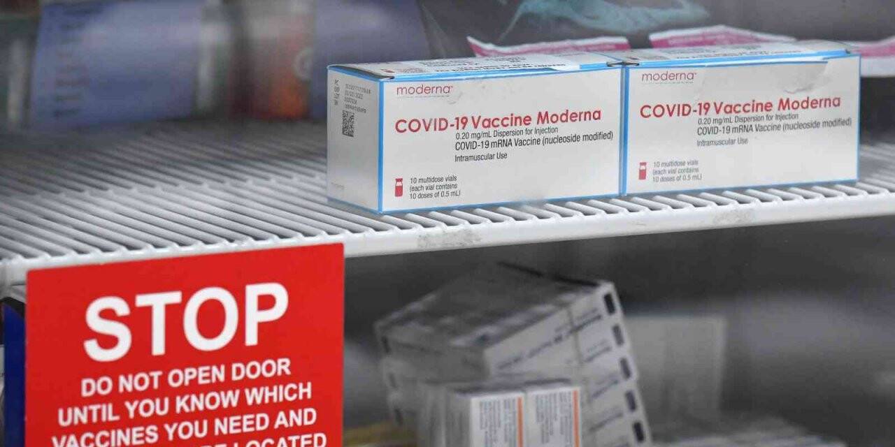 İsveç ve Danimarka, Moderna aşısının kullanımını askıya aldı
