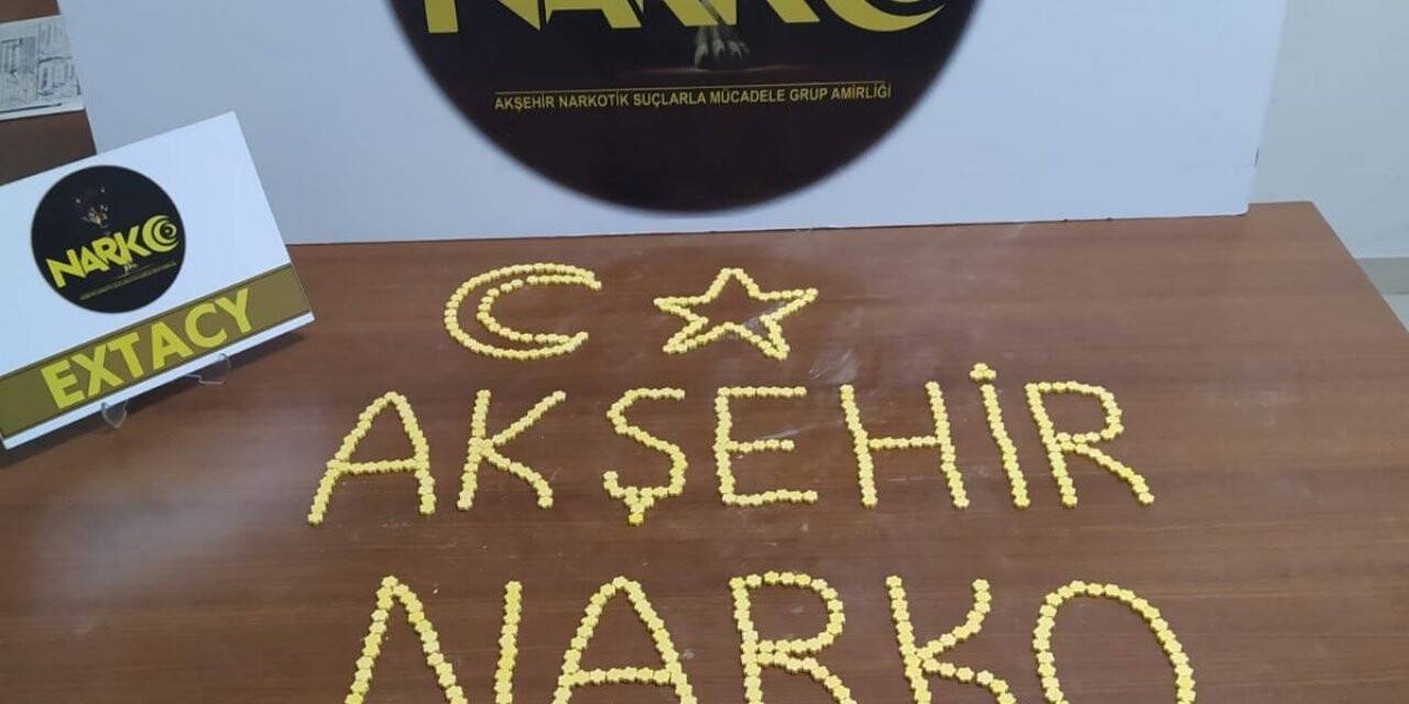 Konya'da sahte kimlikli şahısta uyuşturucu hap ele geçirildi