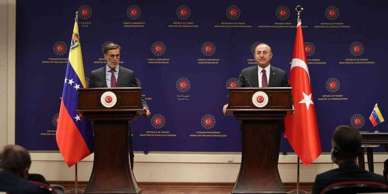 Dışişleri Bakanı Çavuşoğlu: ABD, Türkiye’yi suçlamak yerine kendi yanlış politikalarından vazgeçsin