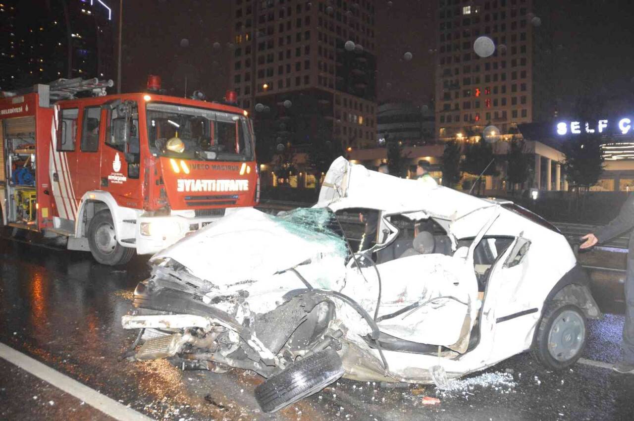 Bağlantı yolunda feci kaza: 1 ölü, 1 yaralı