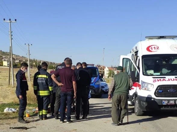 Konya'da iki otomobilin çarpıştığı kazada 11 kişi yaralandı