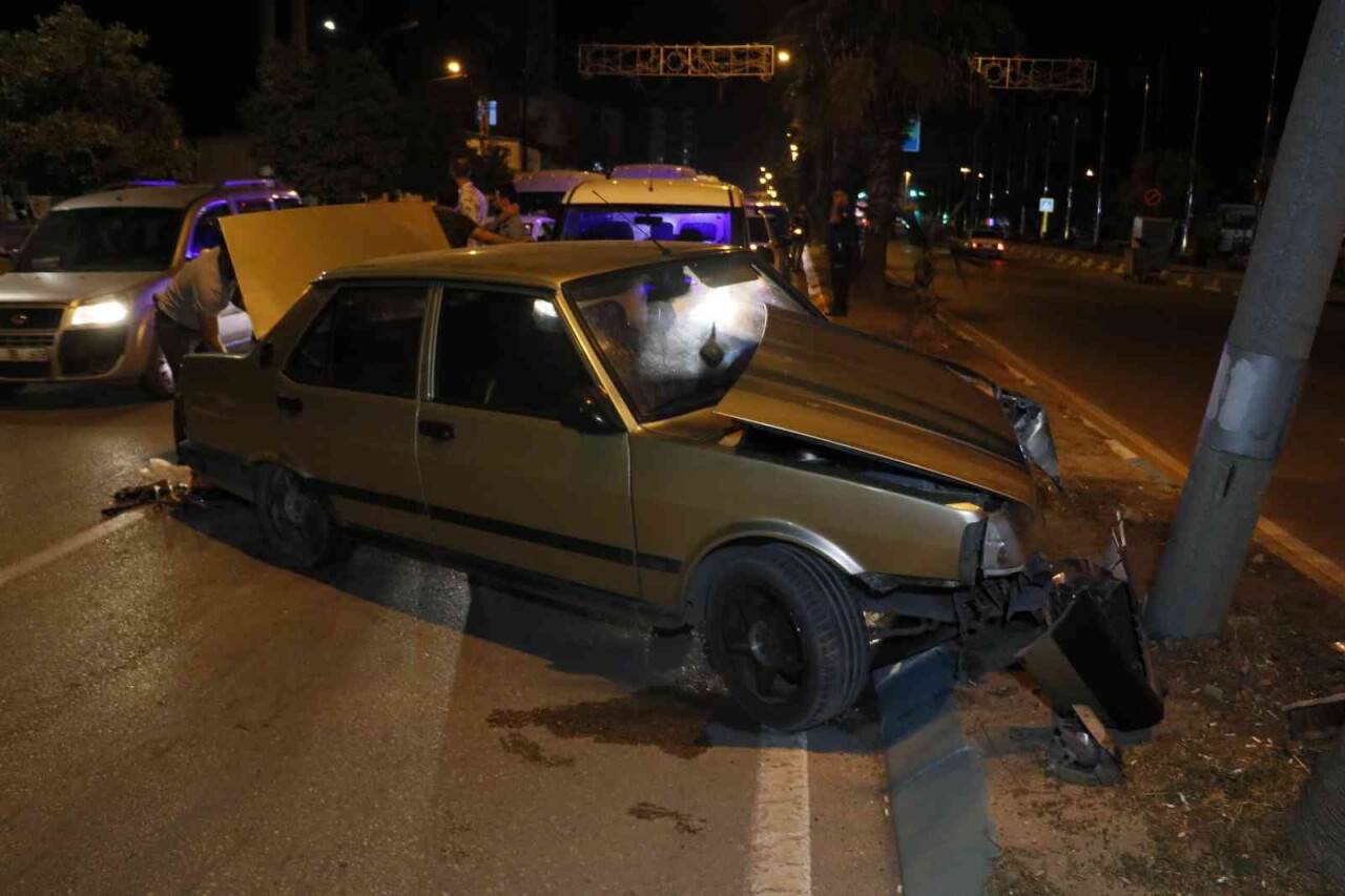 Polisten kaçarken kaza yapıp yakalandı, aracından tabanca ile uyuşturucu madde çıktı