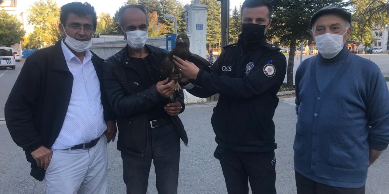 Yaralı Şahin'e polis ekipleri sahip çıktı