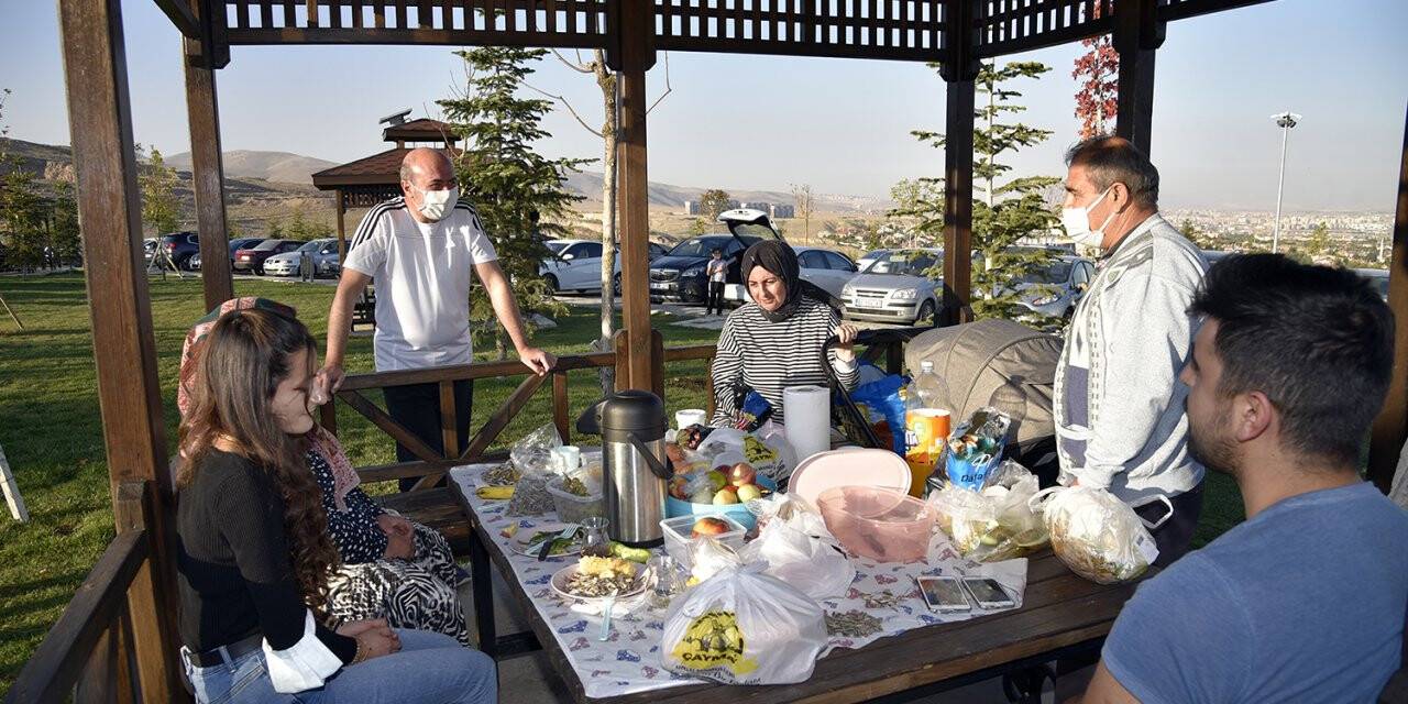 Başkan Pekyatırmacı Seyir Tepesinde vatandaşlar buluştu