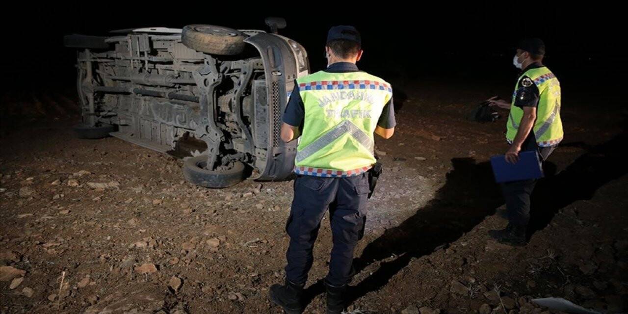Şanlıurfa'da öğrenci servisinin devrilmesi sonucu 1 kişi öldü, 5 kişi yaralandı