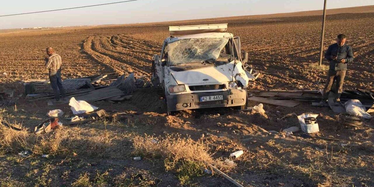 Konya'da kaza! Kamyonet şarampole devrildi