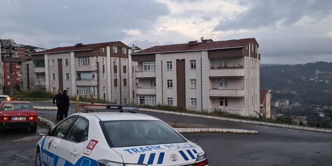 Şiddetli fırtına çatıyı uçurdu, dehşet anları amatör kamerada