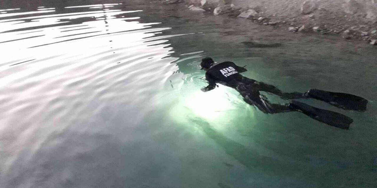 Yıkanmak için girdiği su dolu çukurda boğuldu