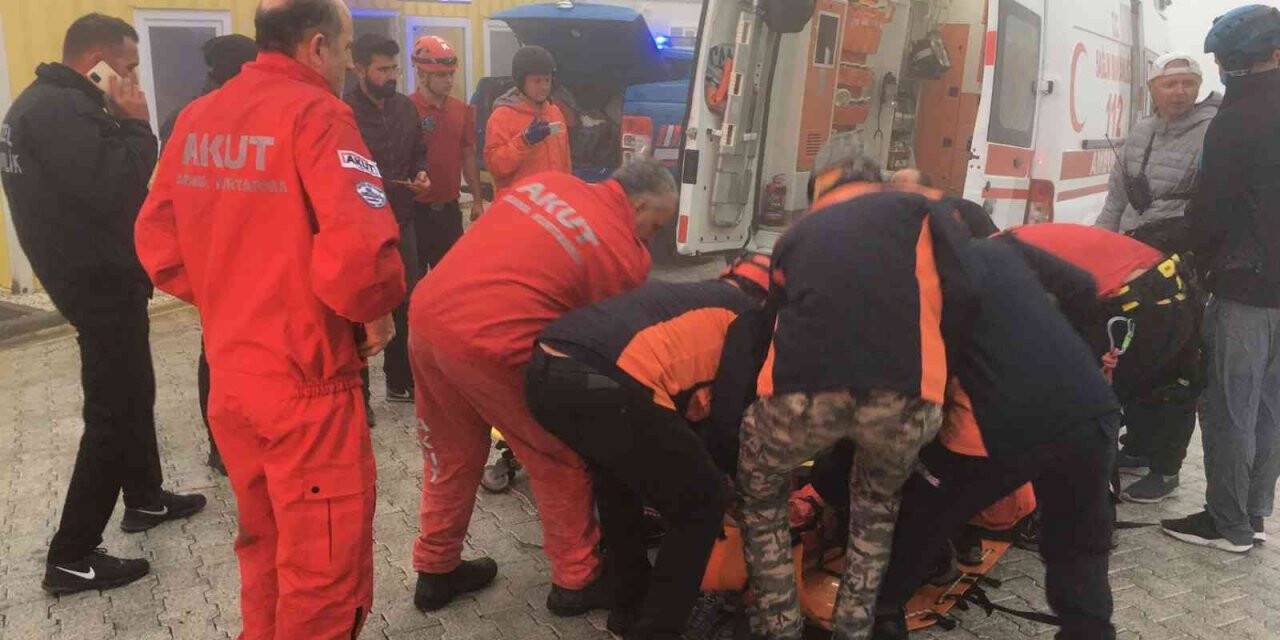 Fethiye’de kayalıklara düşen Rus paraşütçü kurtarıldı