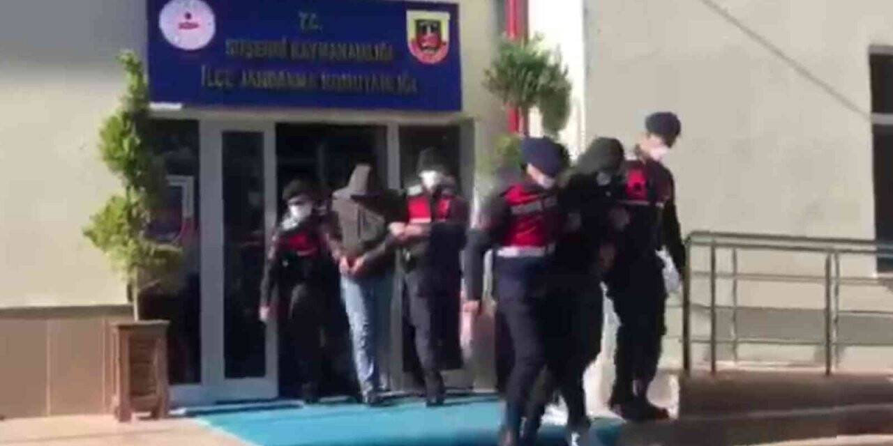 Sahte jandarmalar gerçek jandarmalara yakalandı