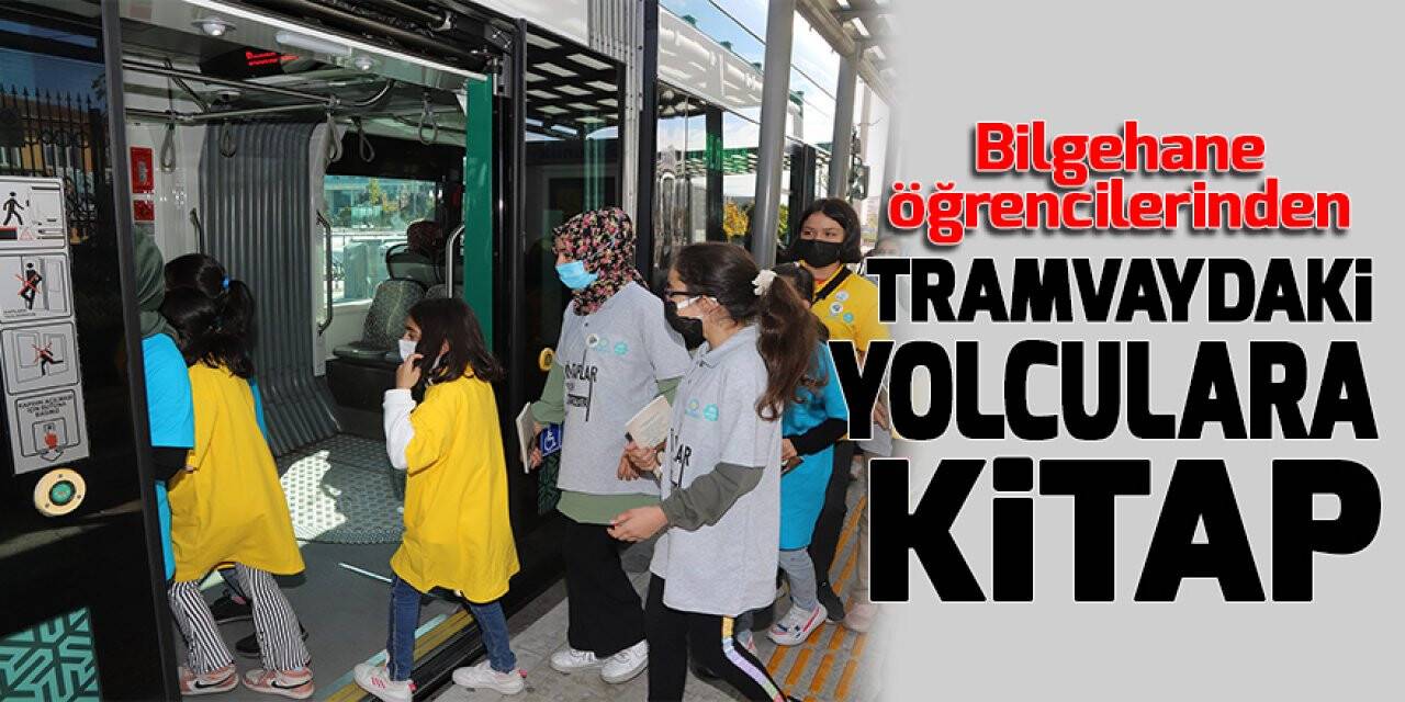 Bilgehane öğrencilerinden tramvaydaki yolculara kitap