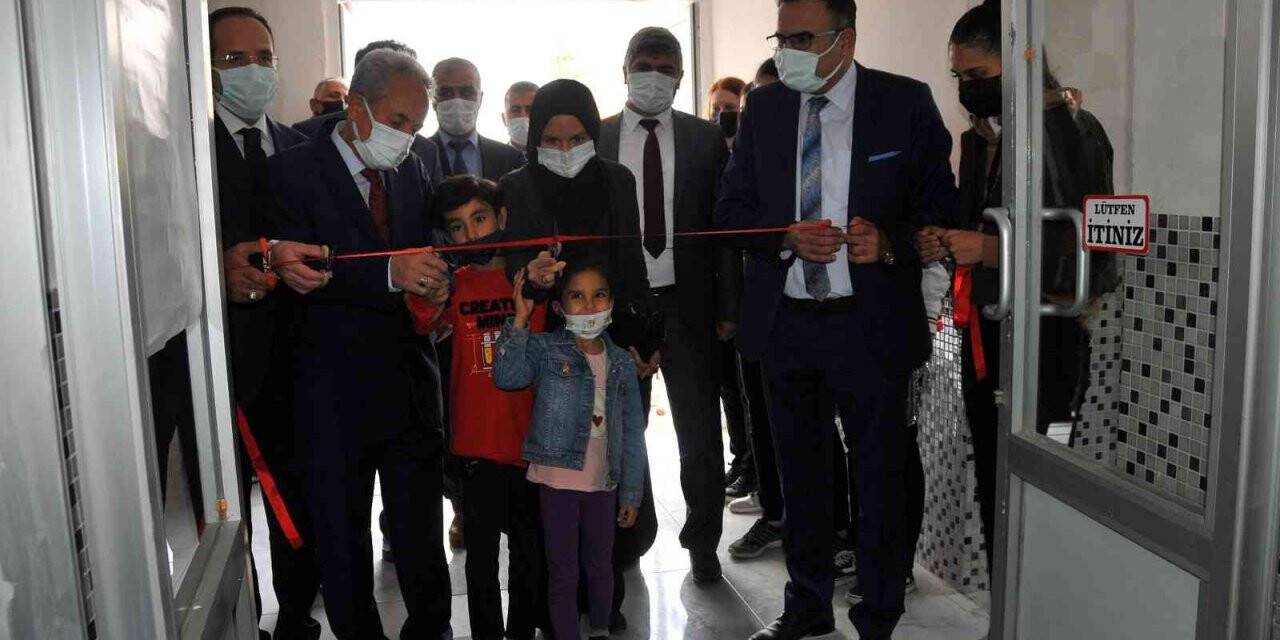 Vefat eden öğretmenin ismi spor salonunda yaşatılacak