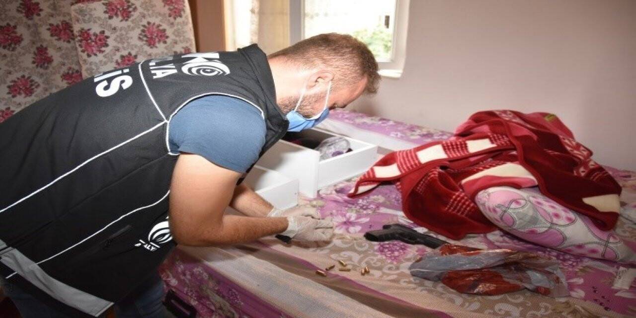 Antalya’da uyuşturucu tacirlerine özel harekatlı baskın: 16 gözaltı