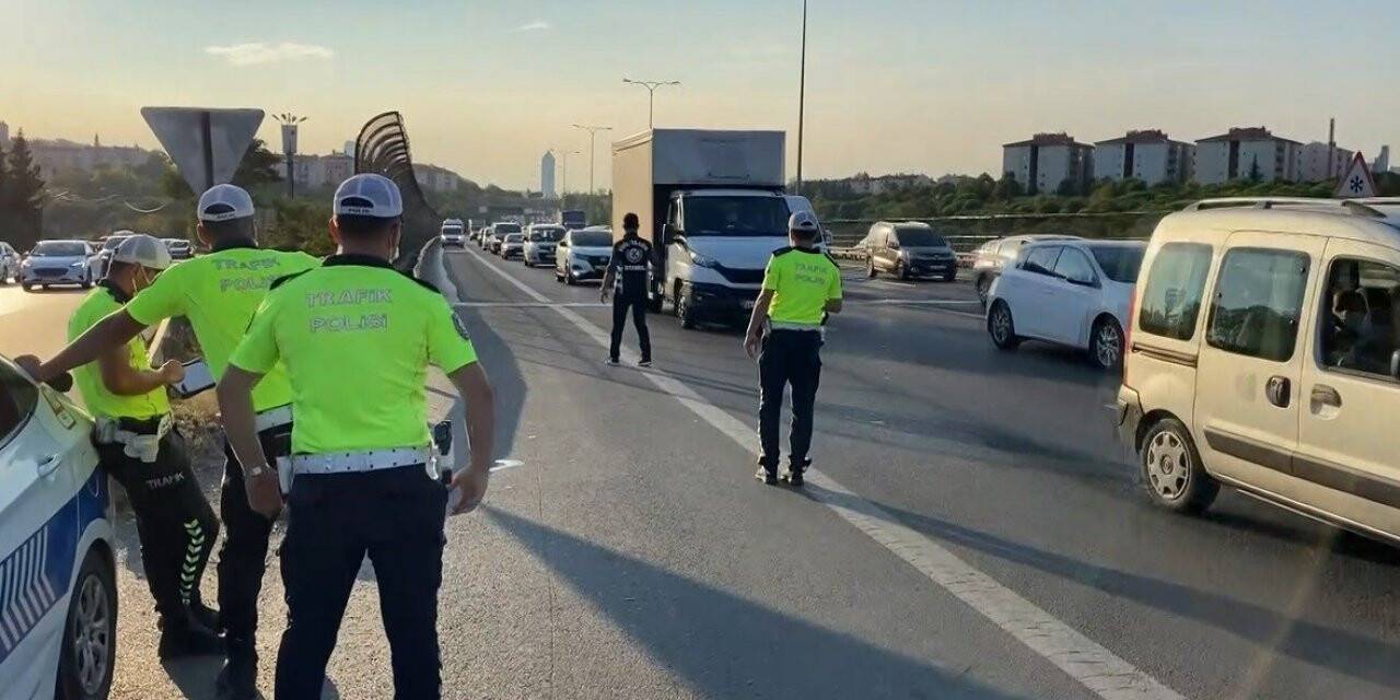 İstanbul’da çakar, siren ve emniyet şeridi ihlal edenlere yönelik denetim
