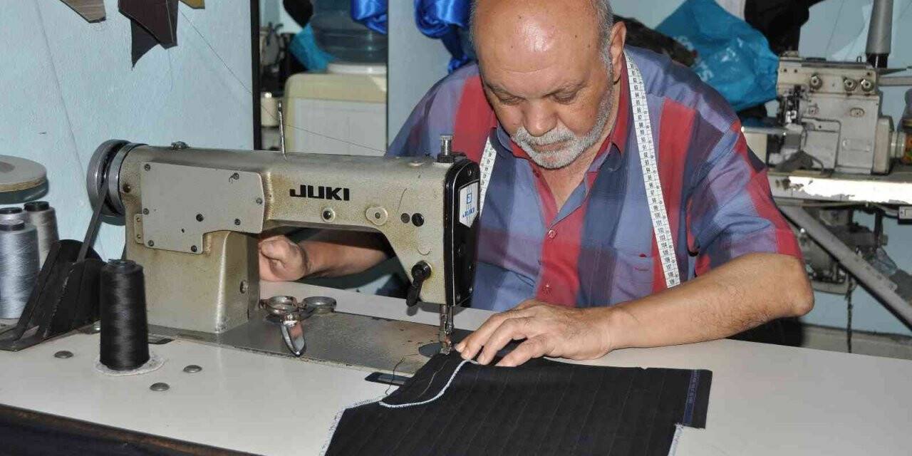 Kızıltepe’de 57 yıllık terzi mesleğini şevkle yapıyor