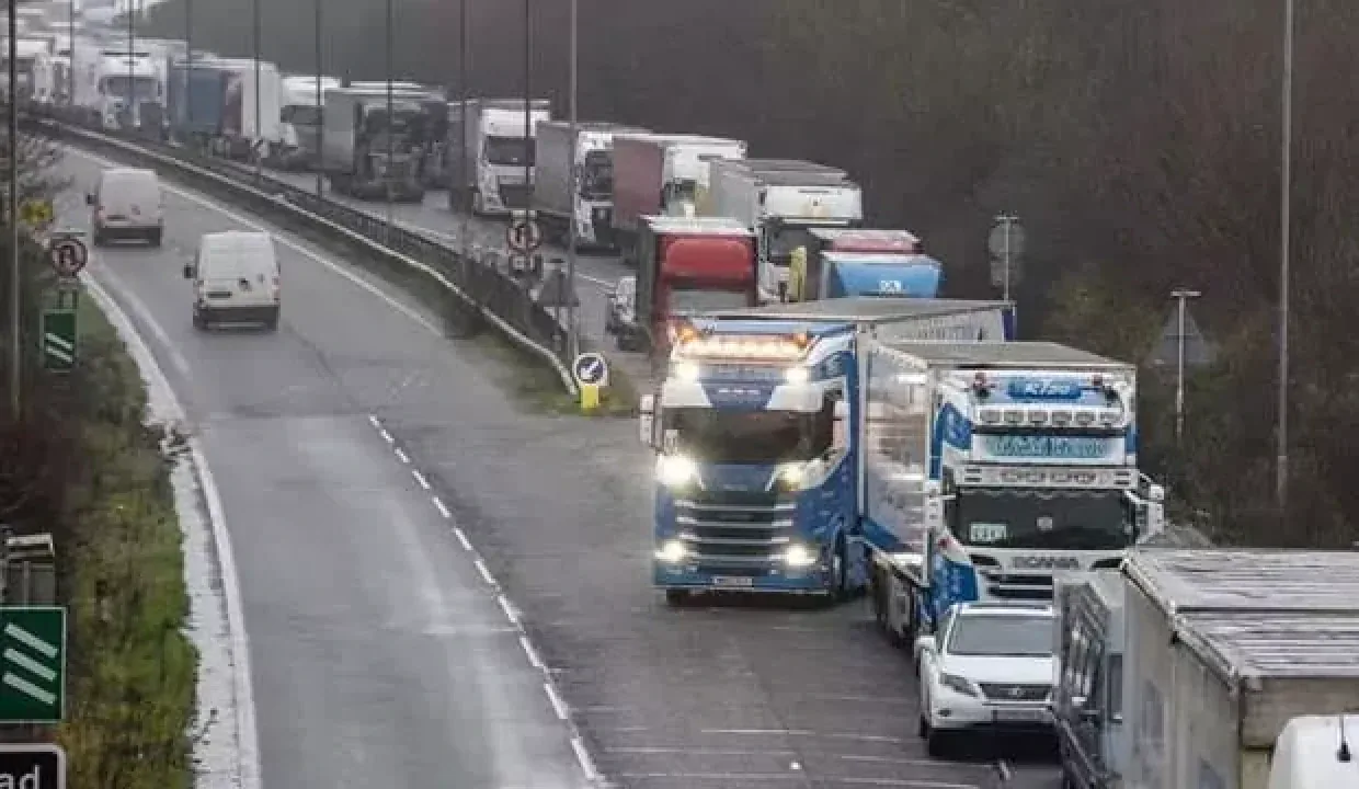 Dev firmalar uyardı! İngiltere'den sonra ABD'yi panik sardı