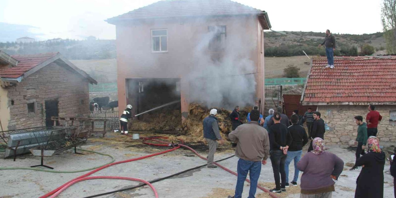Konya’da besihanedeki samanlıkta korkutan yangın
