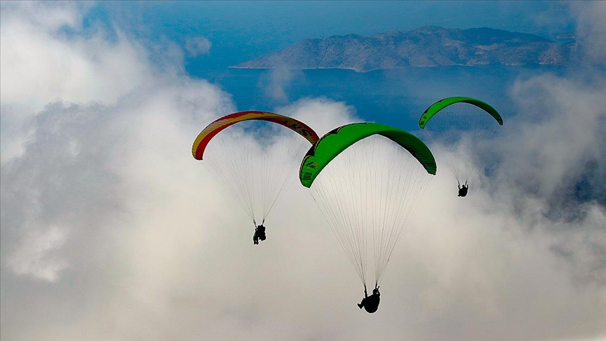 Yamaç paraşütünün "en iyi akrobasi pilotları" Fethiye'de buluşacak