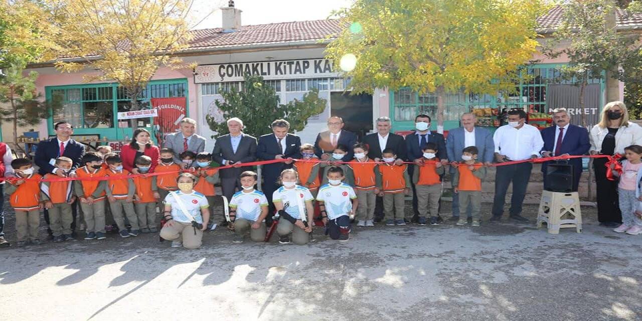 ‘Çomaklı Kitap Kahve’ hizmette