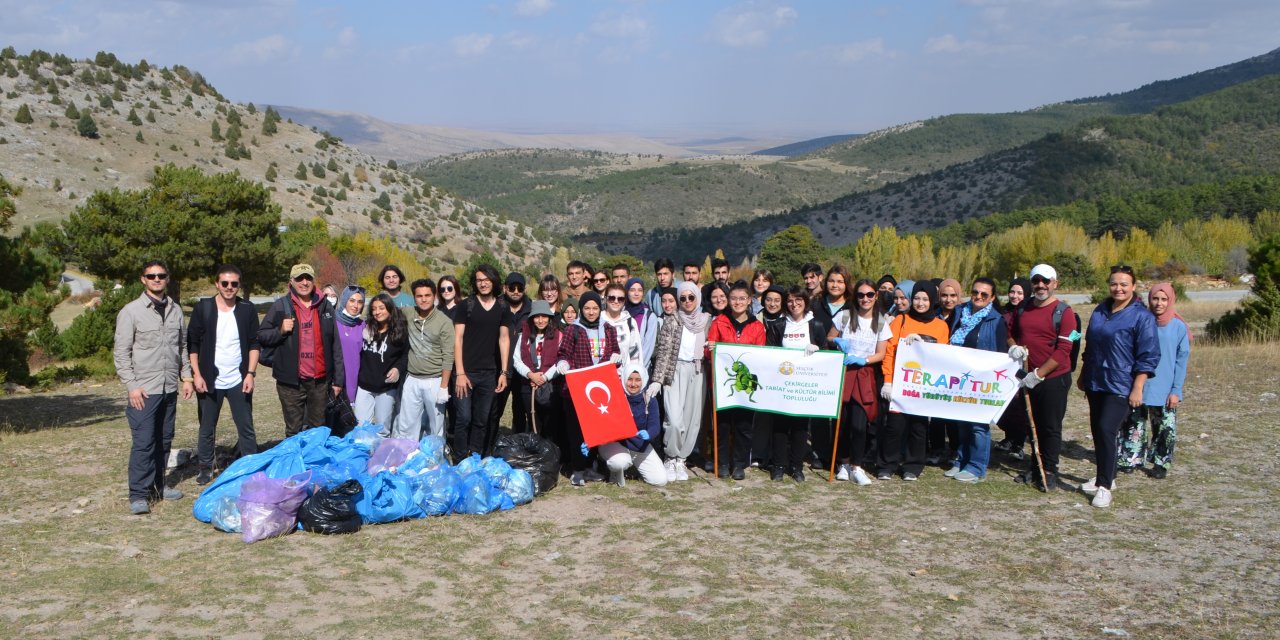 Çekirgeler Tabiat ve Kültür Bilimi Topluluğu çöp topladı