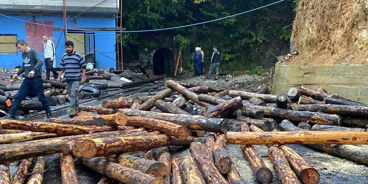 Göçükte kalan işçiye 11 saat sonra ulaşıldı