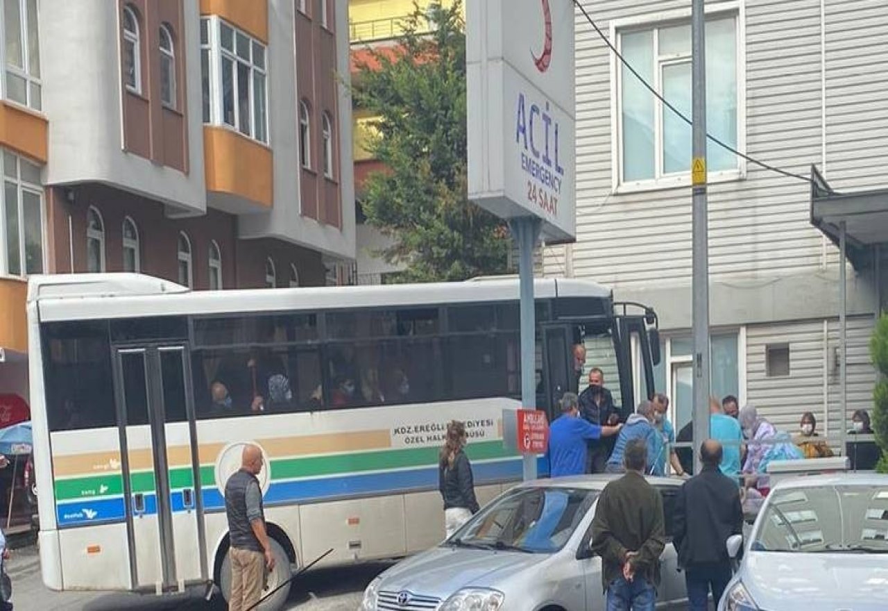 Otobüs şoförü fenalaşan yolcuyu hastaneye yetiştirdi
