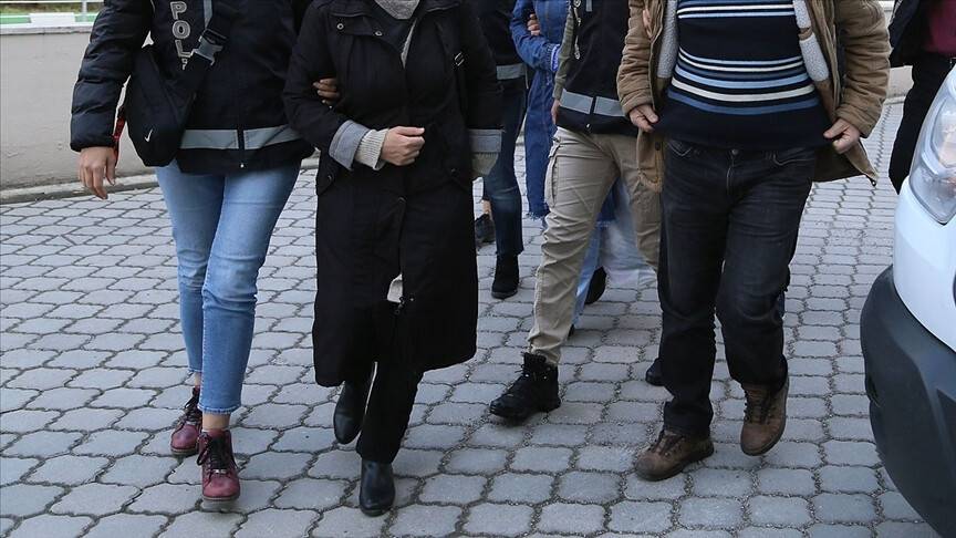 FETÖ’nün ‘mahrem kadın’ yapılanmasına operasyon: 32 gözaltı
