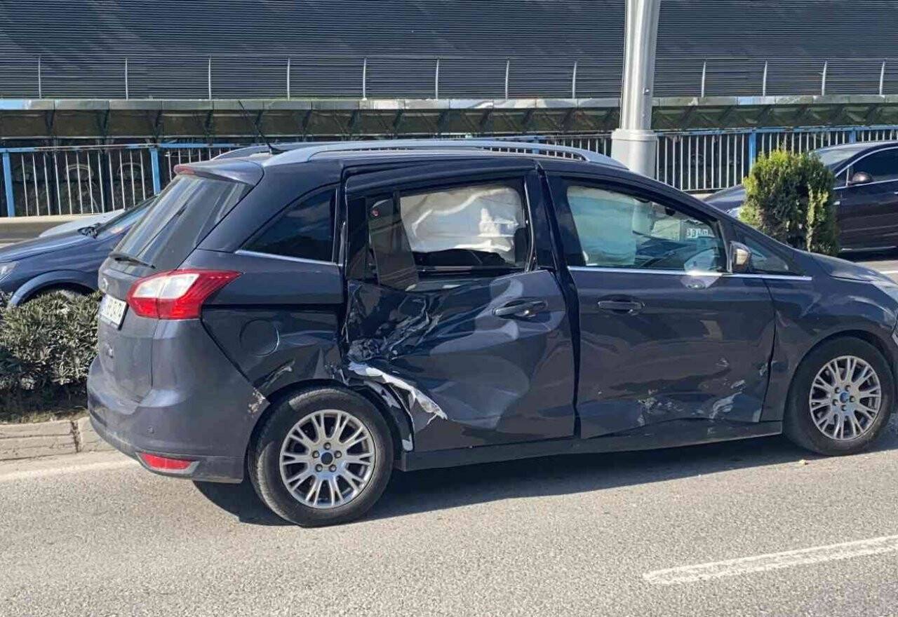 Hafriyat sahasında yapılan kontrollü patlatma,  ortalığı savaş alanına çevirdi