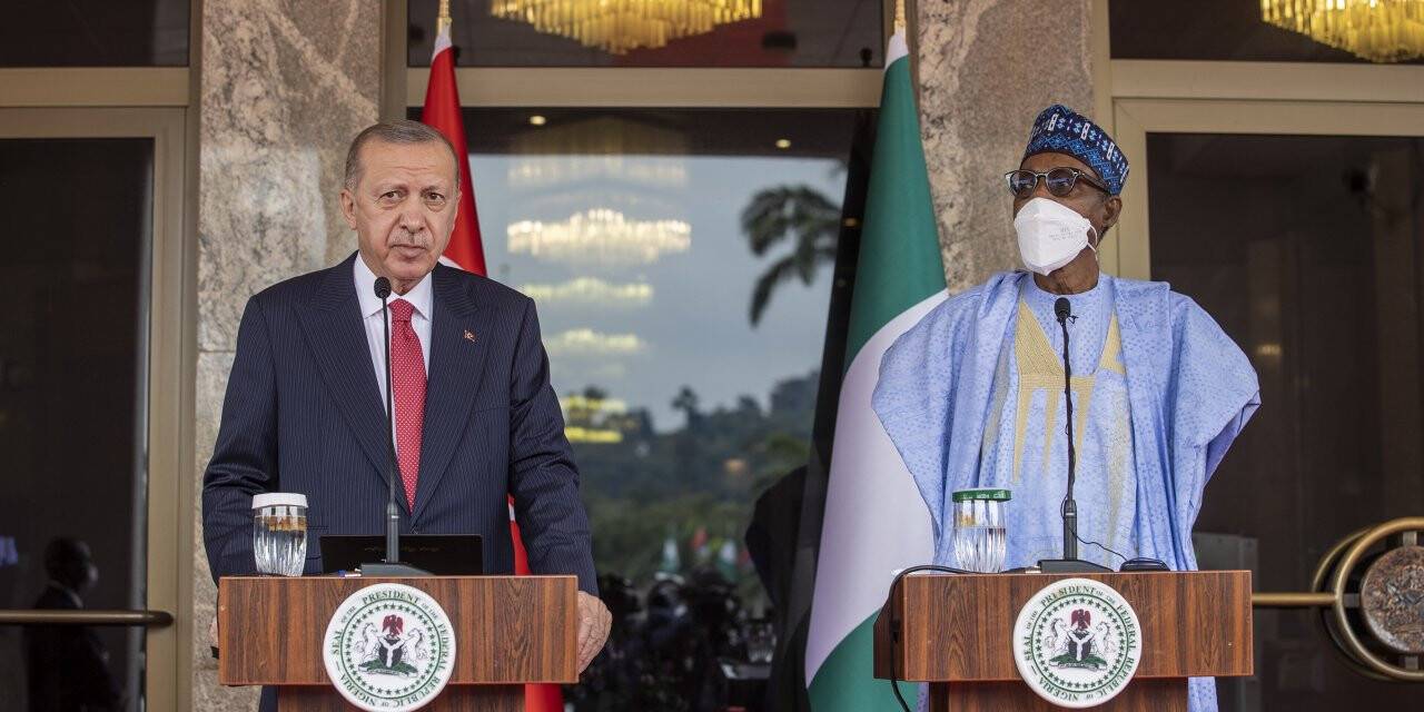 Buhari: Türkiye tüm dünyaya örnek teşkil ediyor
