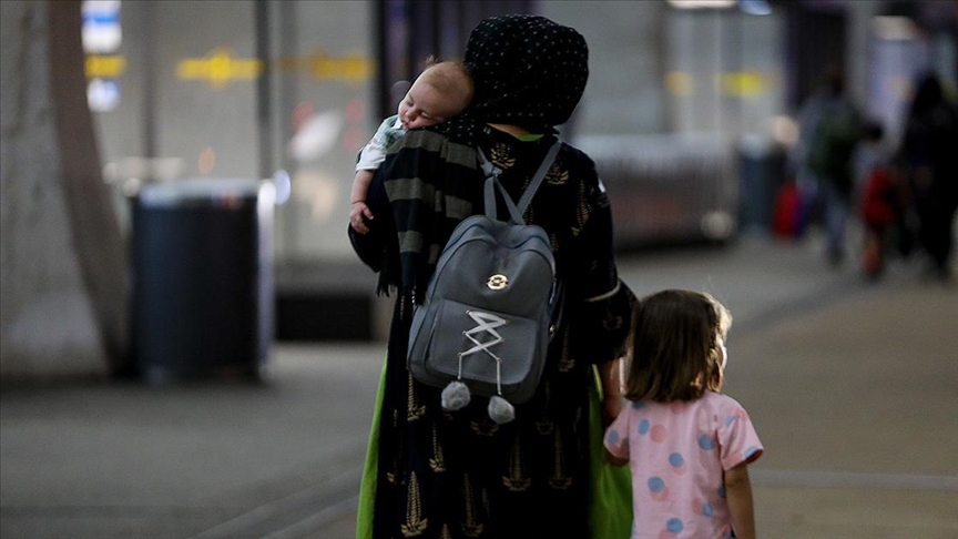ABD'deki askeri üslerde bekletilen Afgan mültecilerin yaklaşık yarısı çocuk