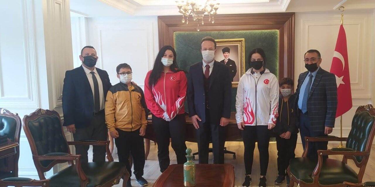 Hüma’nın Şampiyon Sporcuları Kaymakam Yamlı’yı ziyaret etti