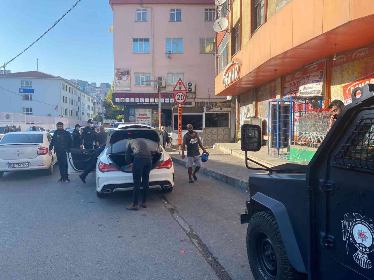 Polisden dar alan uygulaması