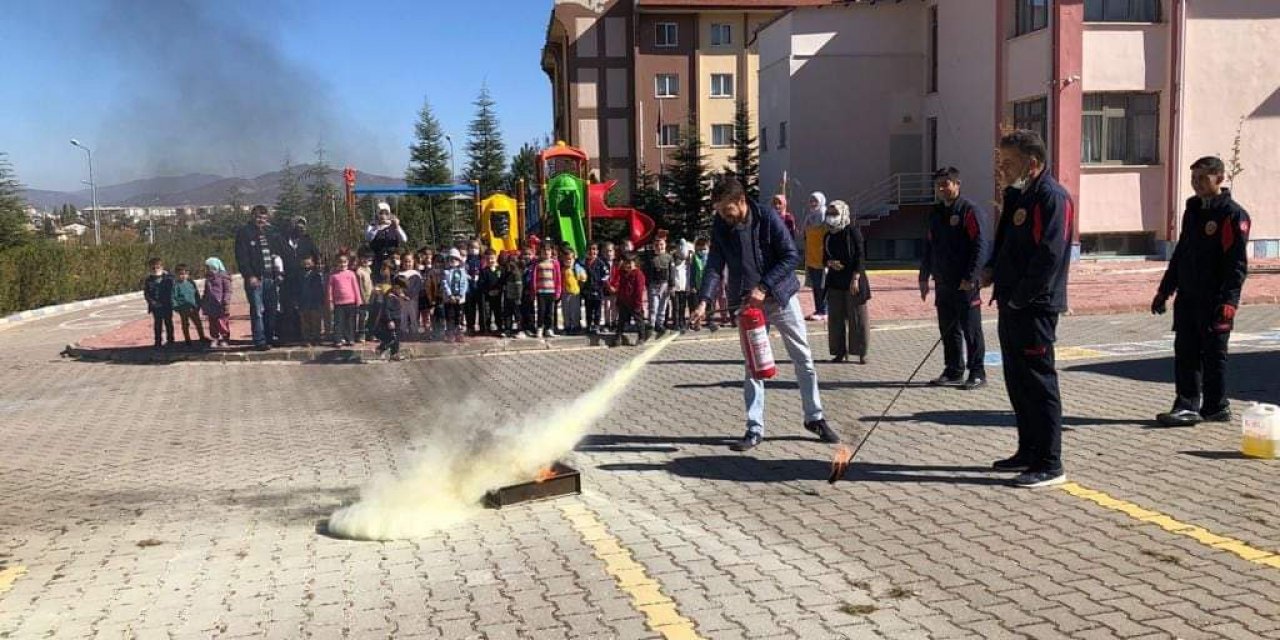 Seydişehir'de öğrencilere yangın eğitimi veriliyor