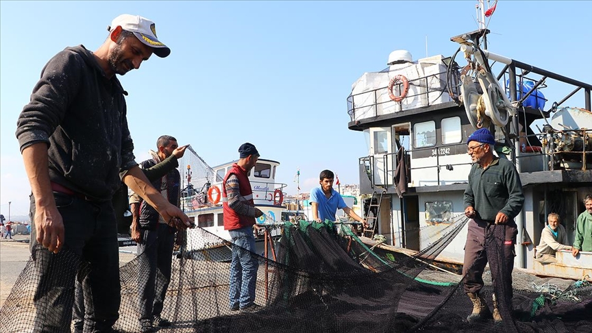 Marmara Denizi'nin "özel çevre koruma bölgesi"  ilan edilecek olması balıkçıları sevindirdi