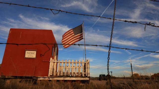 Bir kişinin öldüğü filmin setinde daha önce de gerçek mermi kullanılmış